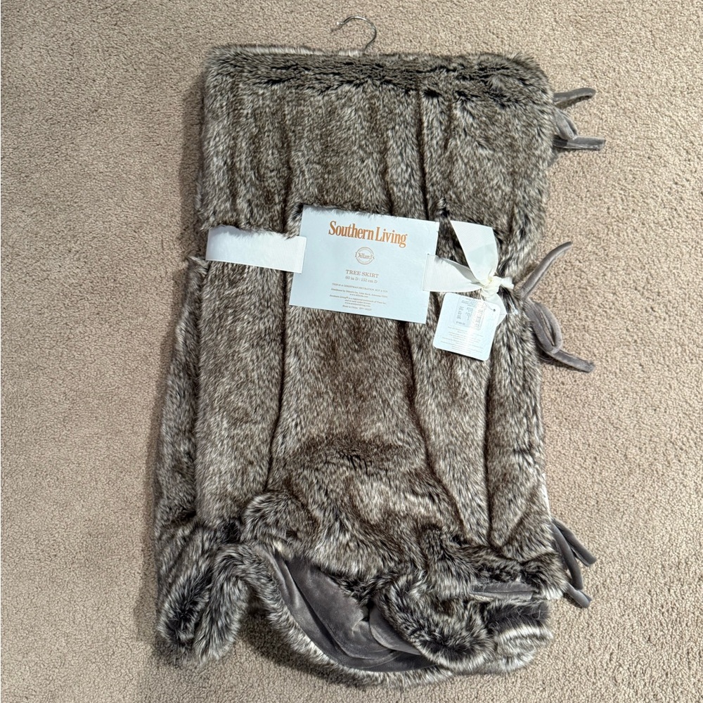 Southern Living Faux Fur Tree Skirt